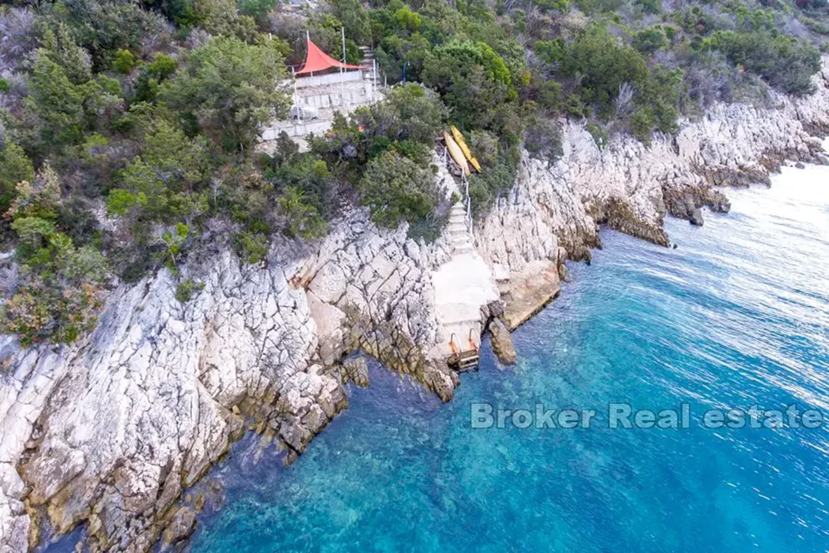 Palazzina in prima fila al mare