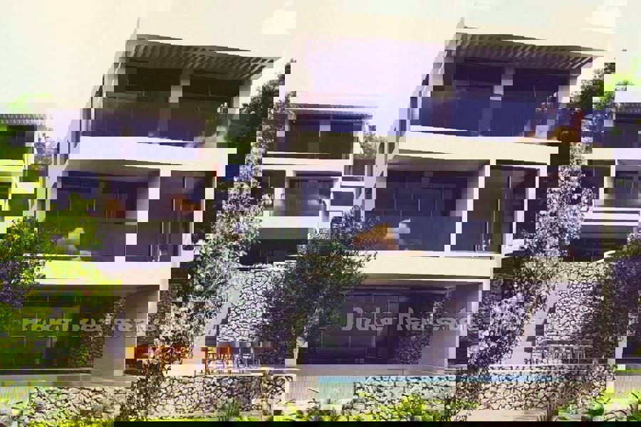 Ville con piscina e vista mare