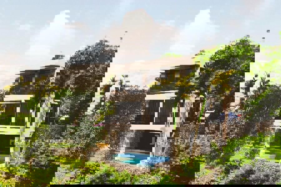 Ville con piscina e vista mare