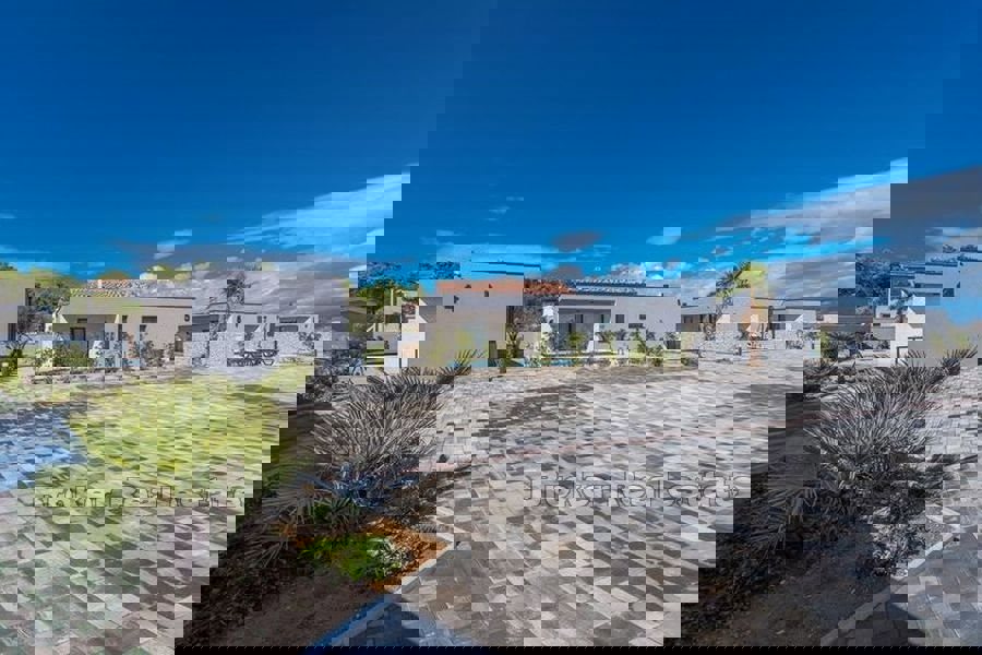 Attraente Resort con 9 ville con piscina