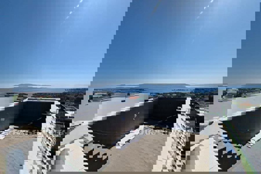 Appartamento di lusso con piscina