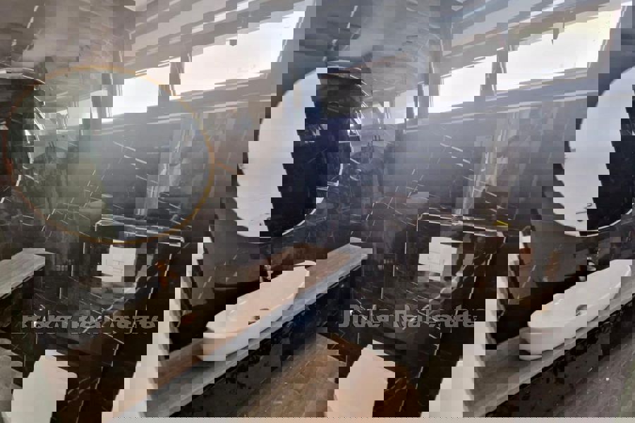 Appartamento di lusso con piscina