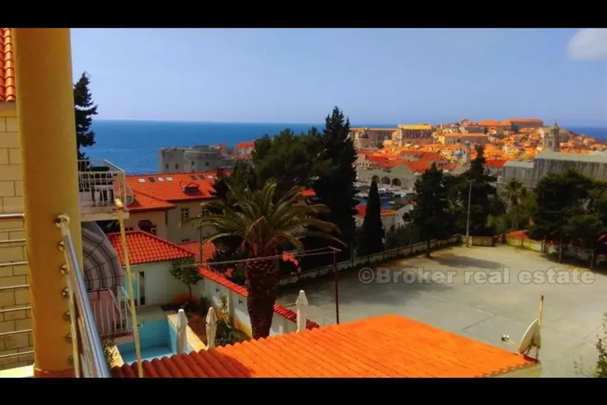 Casa con bella vista su Dubrovnik, in vendita