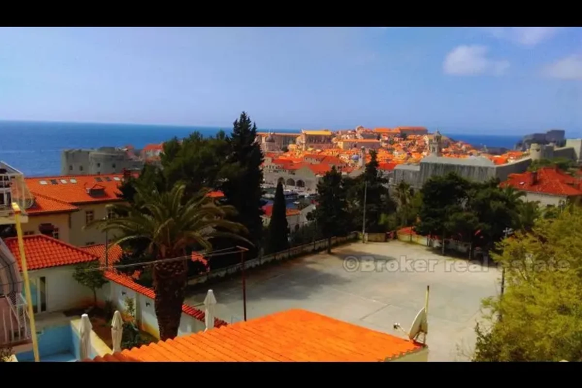 Casa con bella vista su Dubrovnik, in vendita