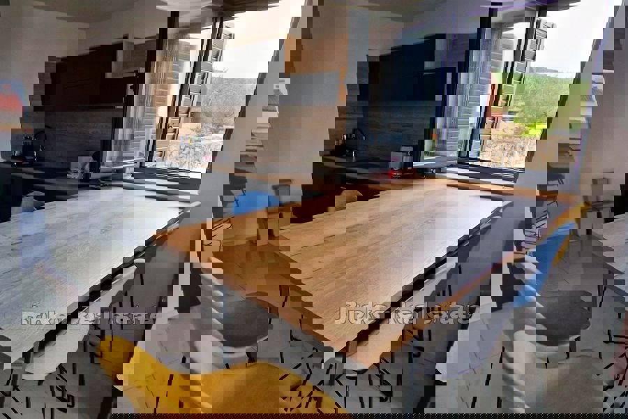 Moderno appartamento con due camere da letto con vista mare