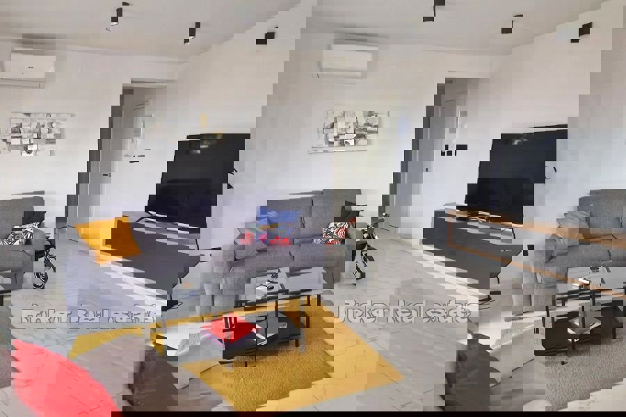 Moderno appartamento con due camere da letto con vista mare