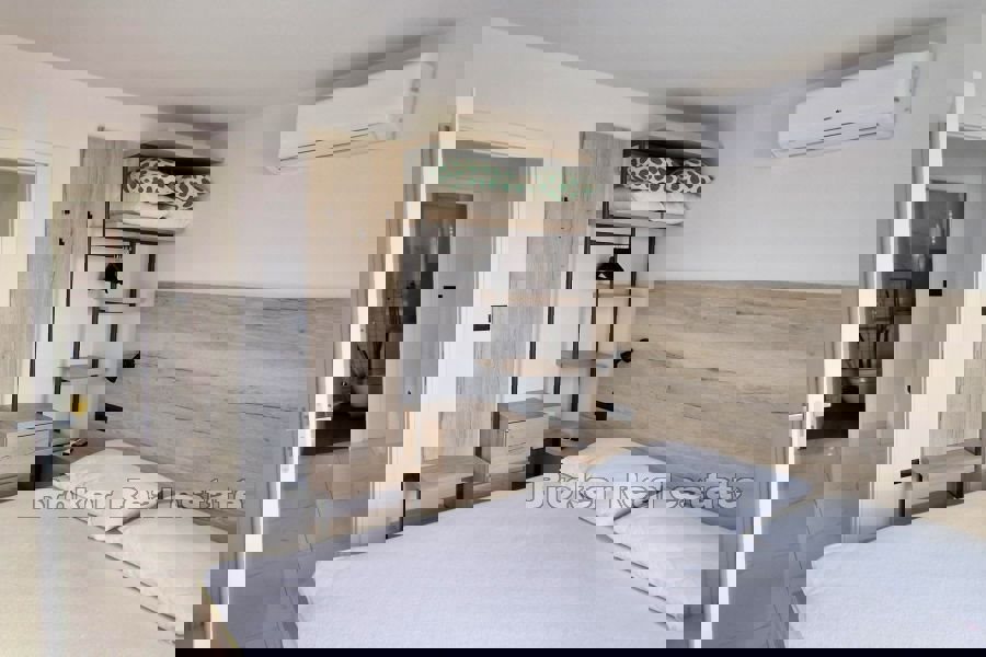 Moderno appartamento con due camere da letto con vista mare