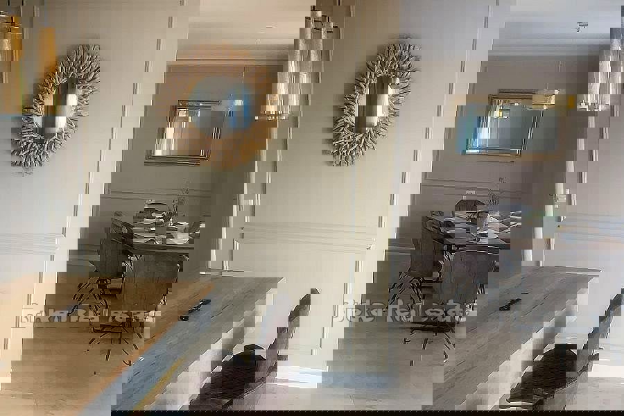Trilocale lussuosamente arredato con vista mare