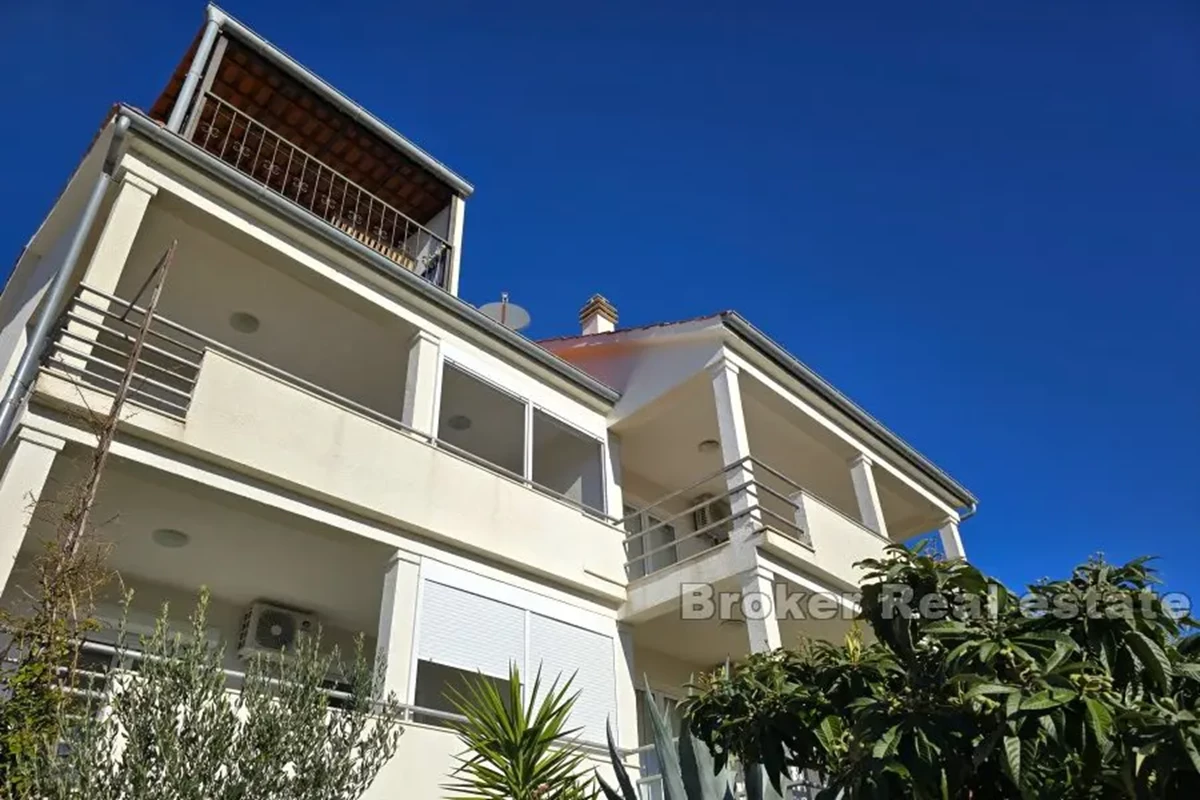 Casa indipendente con vista mare