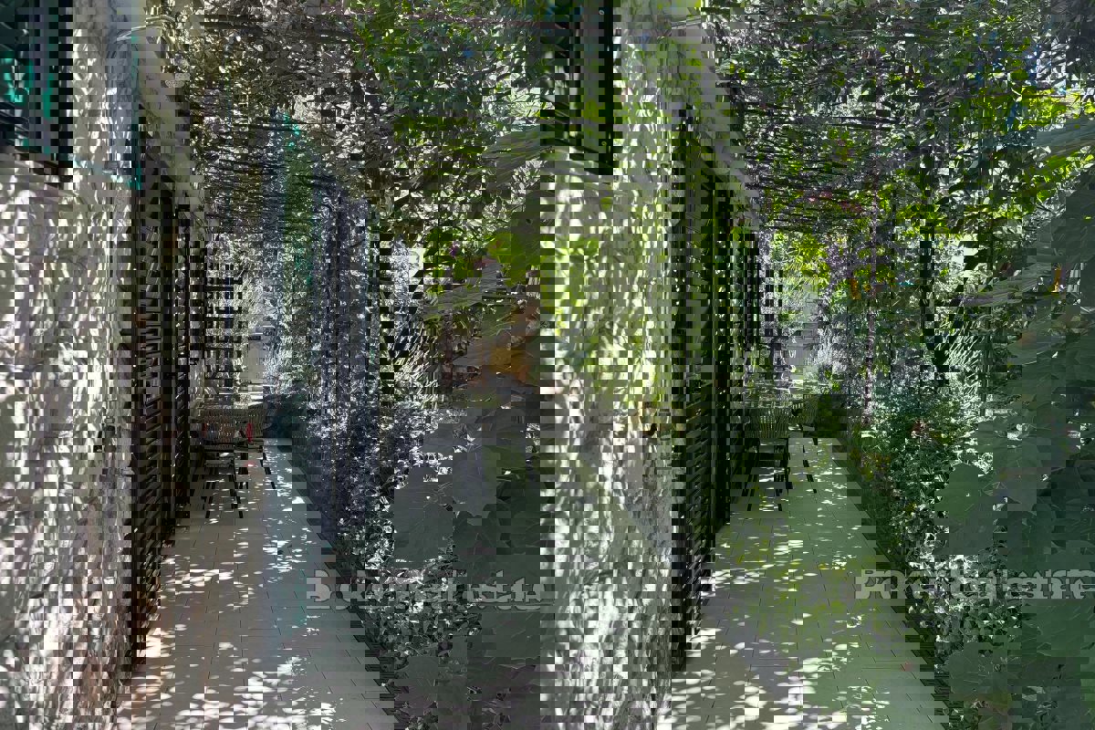 Casa bifamiliare vicino al mare