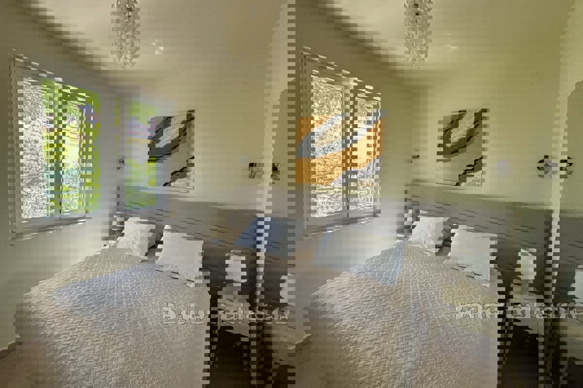 Casa bifamiliare vicino al mare