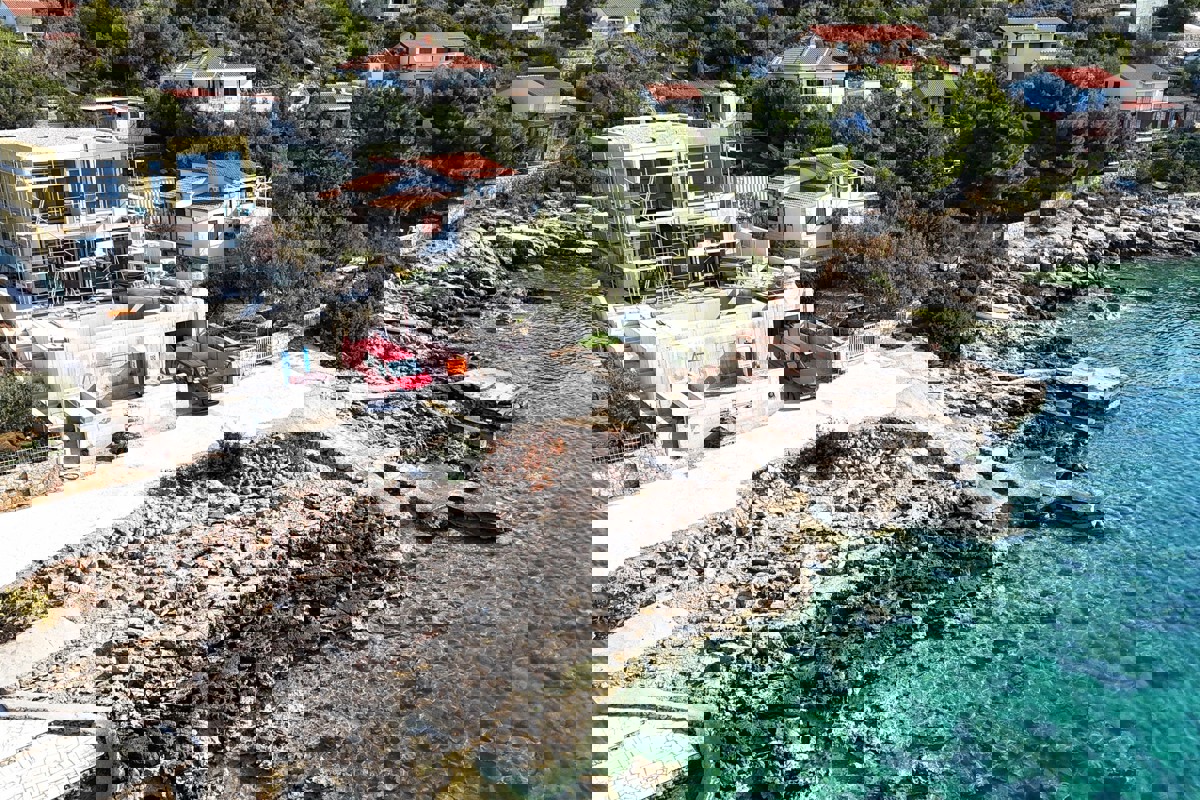 Villa attraente, prima fila al mare