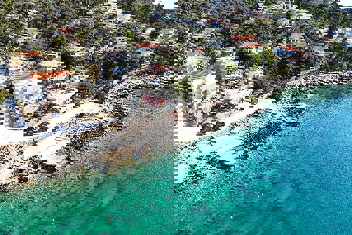 Villa attraente, prima fila al mare