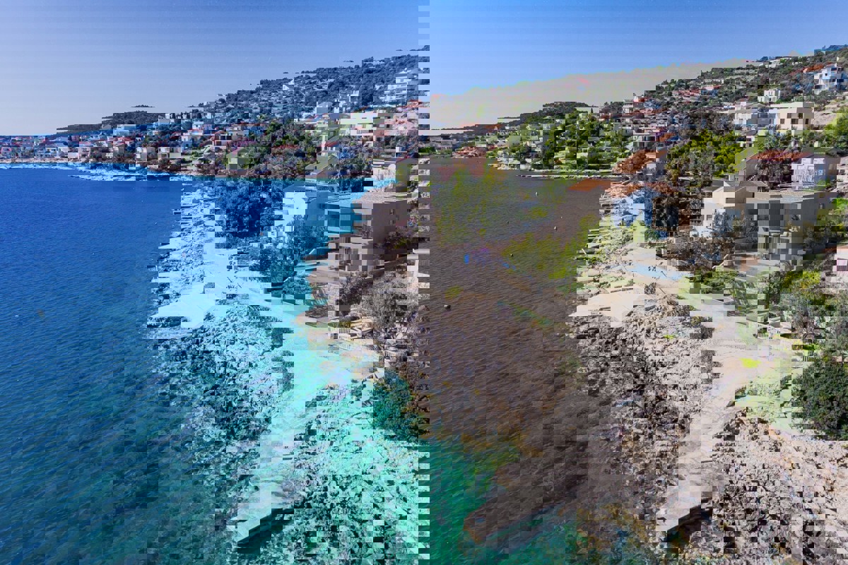 Villa attraente, prima fila al mare