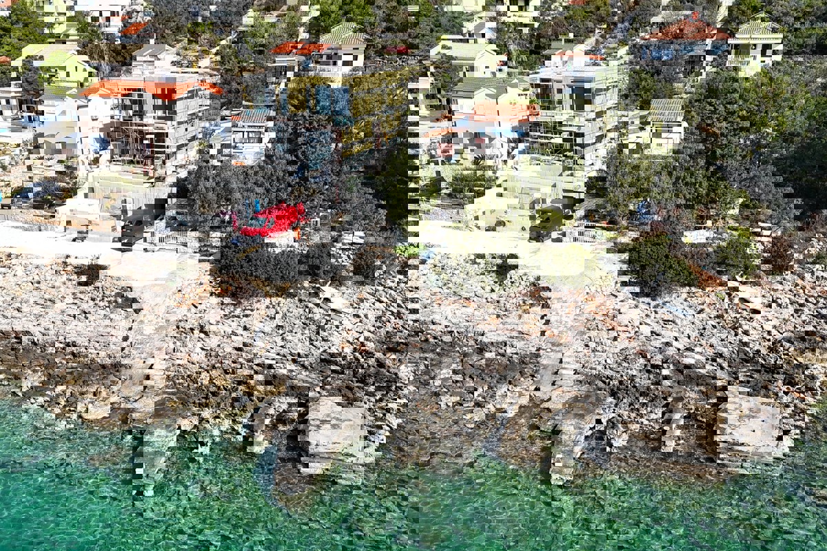 Villa attraente, prima fila al mare