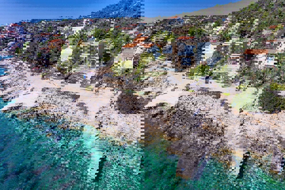 Villa attraente, prima fila al mare