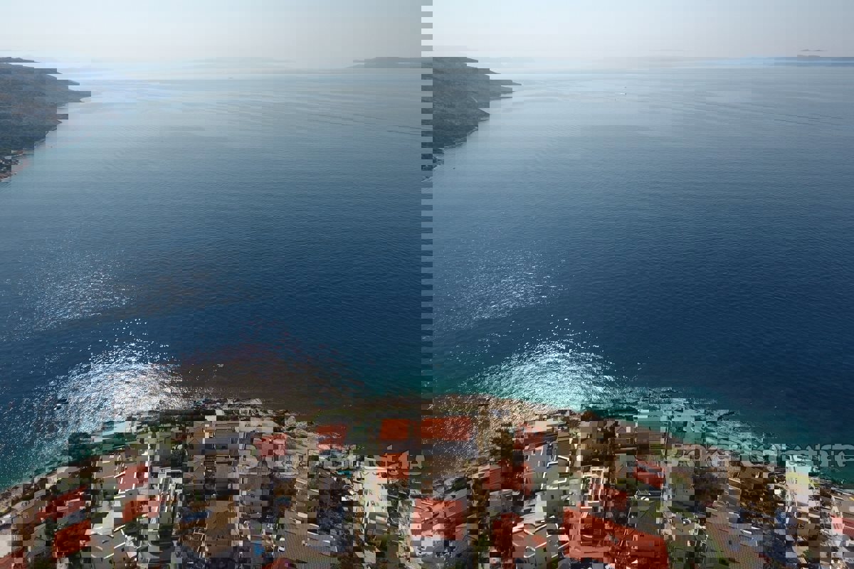 Interessante terreno edificabile prima fila al mare