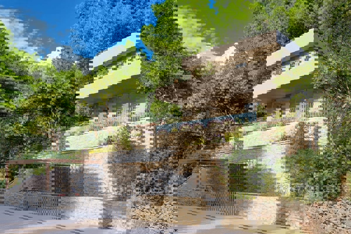 Terreno con vista mare e concessione edilizia