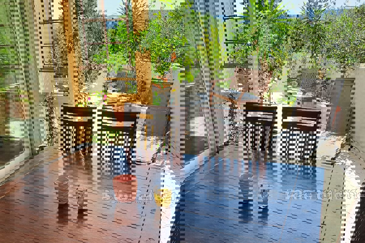 Villa con piscina, vicino al mare