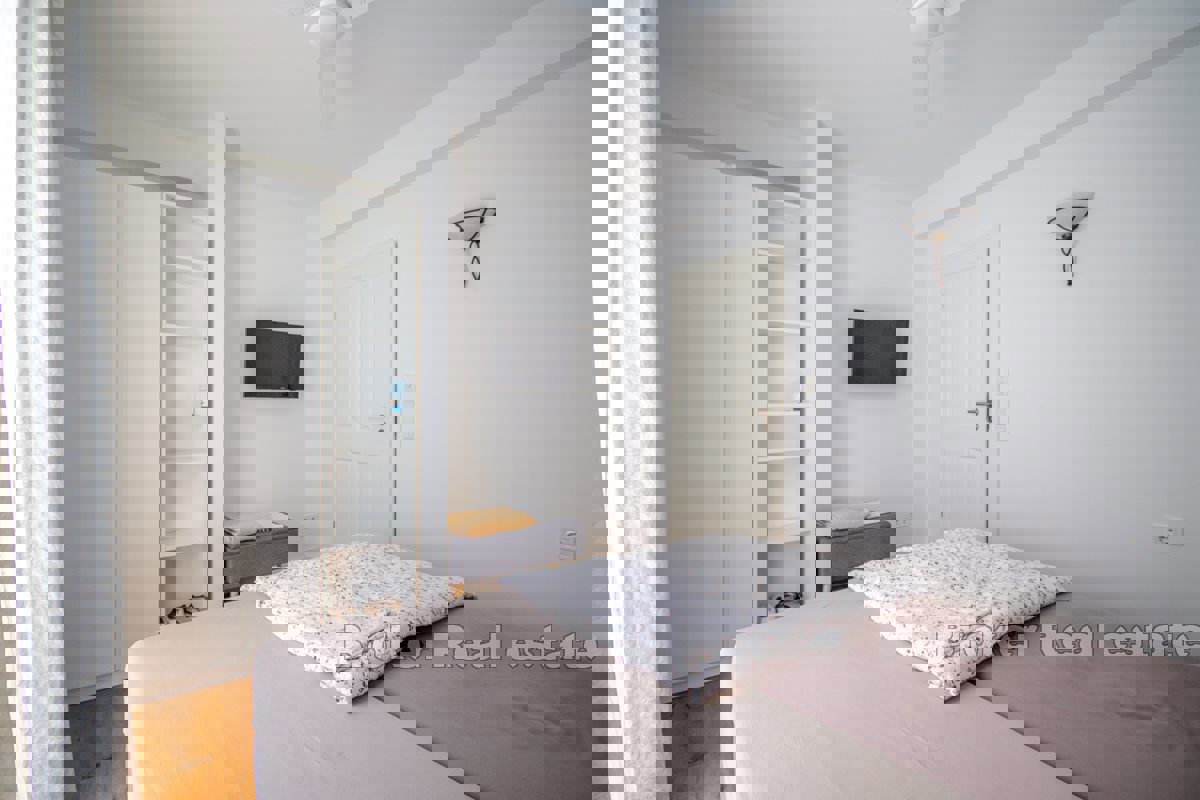 Villa con piscina, vicino al mare