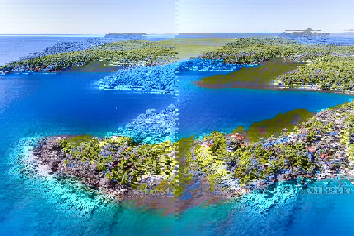 Villa con piscina, vicino al mare