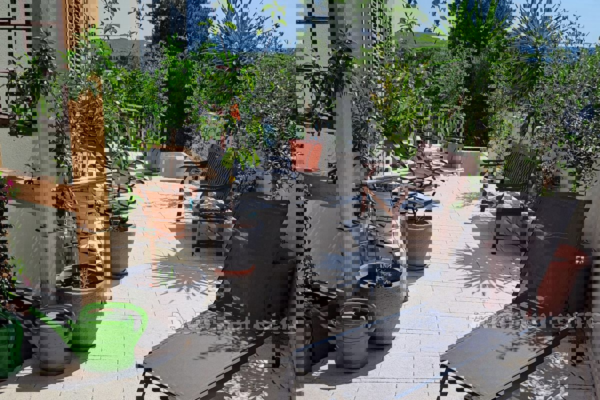 Villa con piscina, vicino al mare