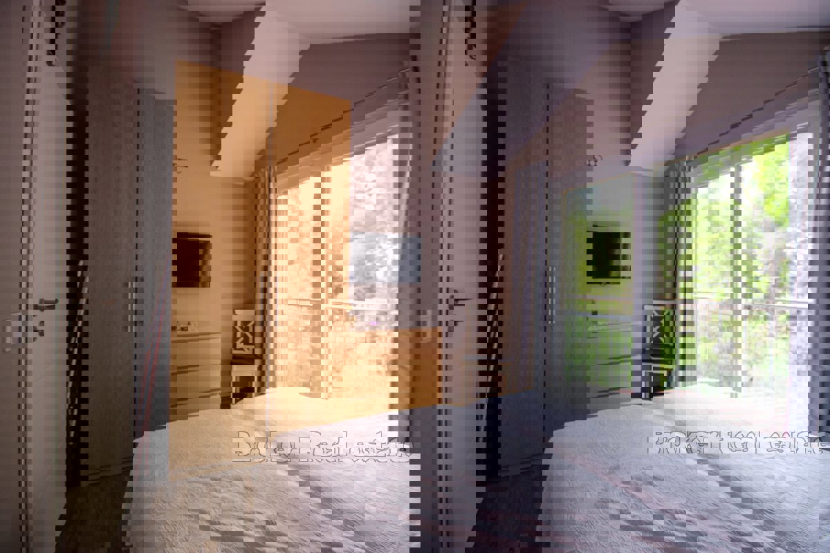 Villa con piscina, vicino al mare