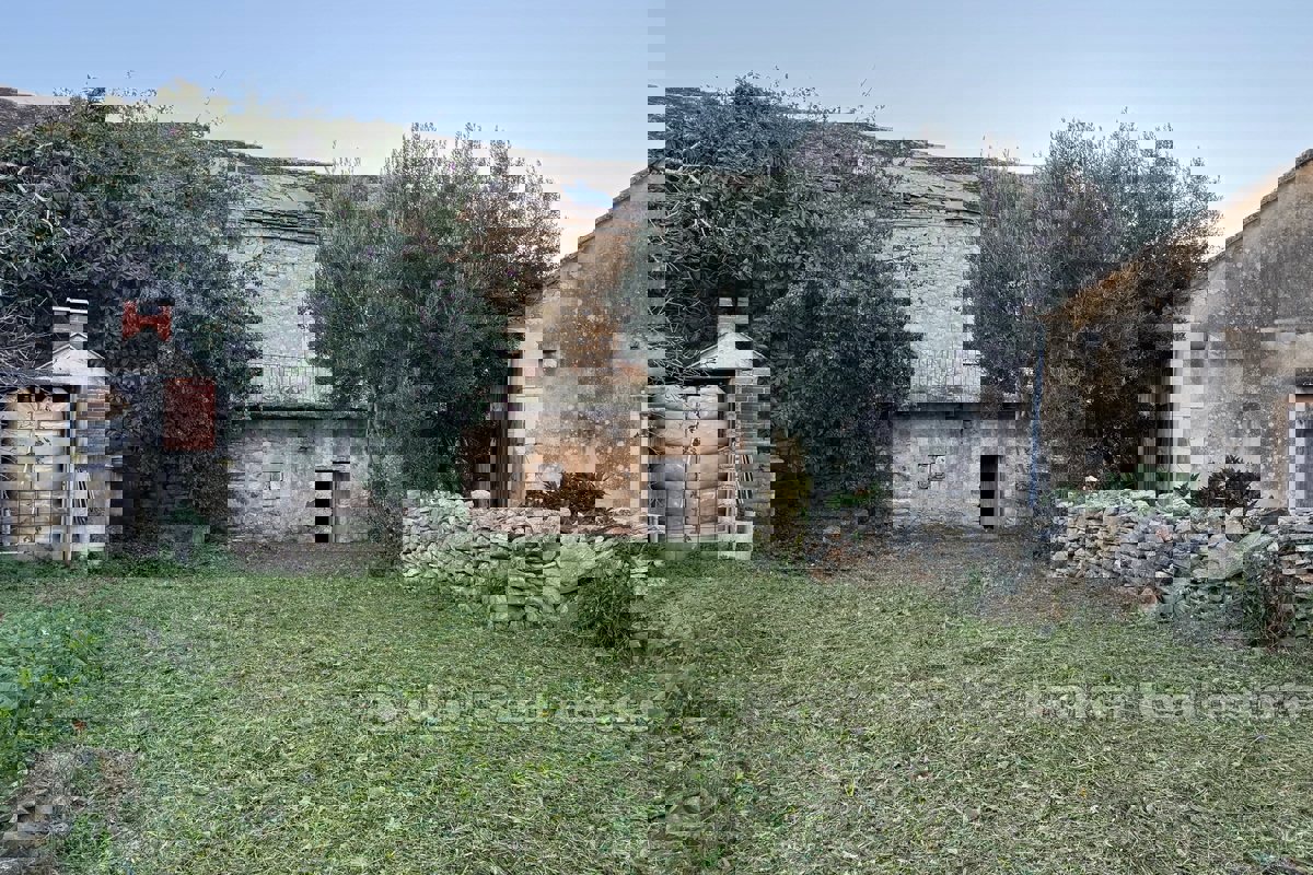 Casa in pietra in un'ottima posizione