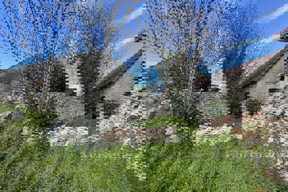 Casa in pietra in un'ottima posizione