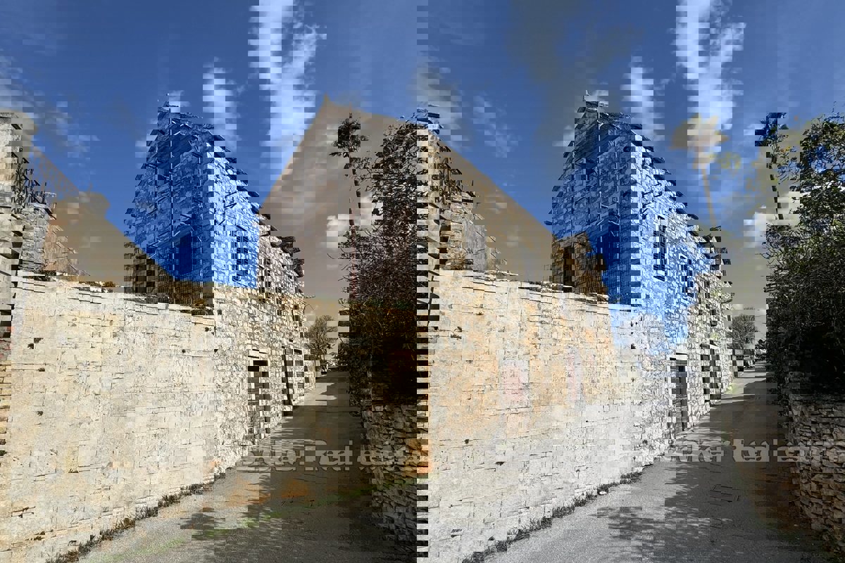 Casa in pietra in un'ottima posizione