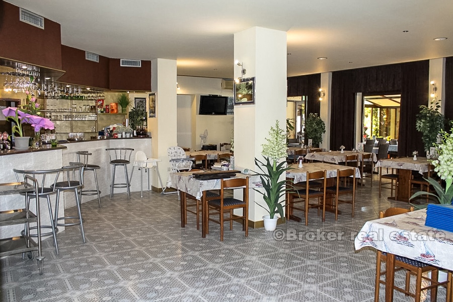 Pensione ristorante con vista mare, in vendita