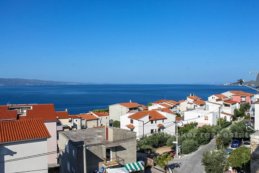 Pensione ristorante con vista mare, in vendita