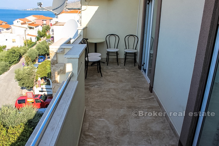 Pensione ristorante con vista mare, in vendita