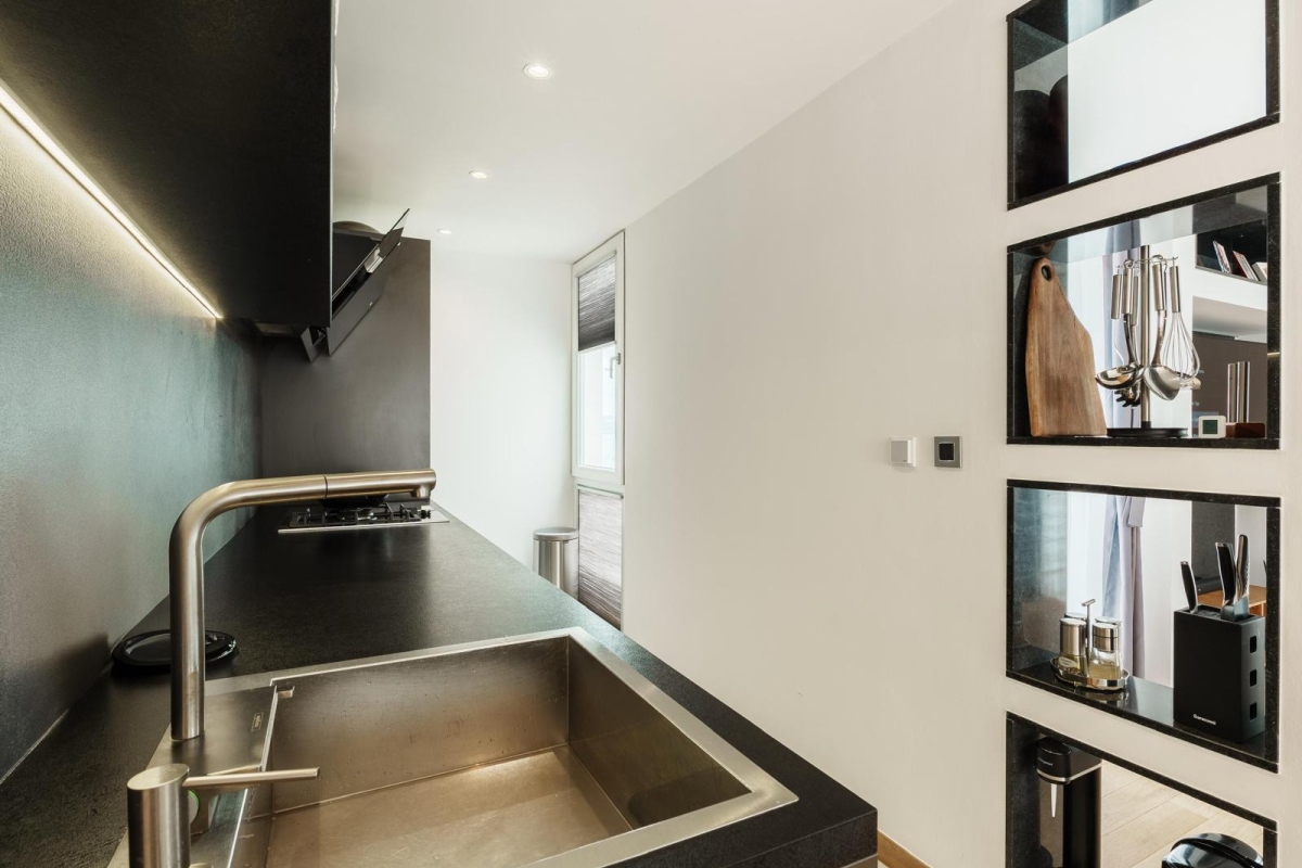 Lussuoso appartamento con tre camere da letto e vista mare