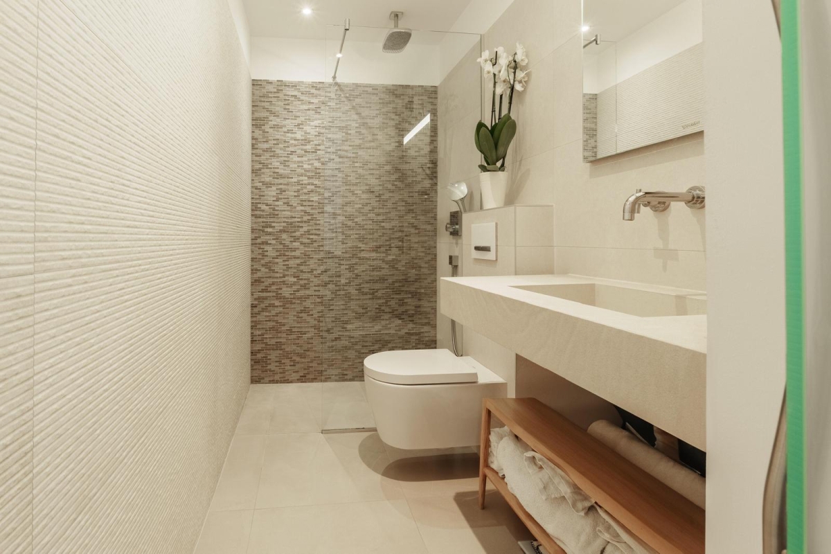 Lussuoso appartamento con tre camere da letto e vista mare