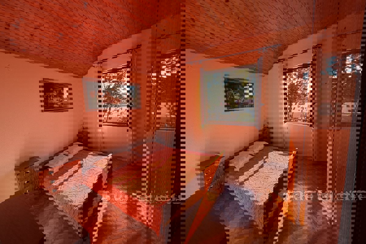 Casa nel centro della città con vista parziale sul mare