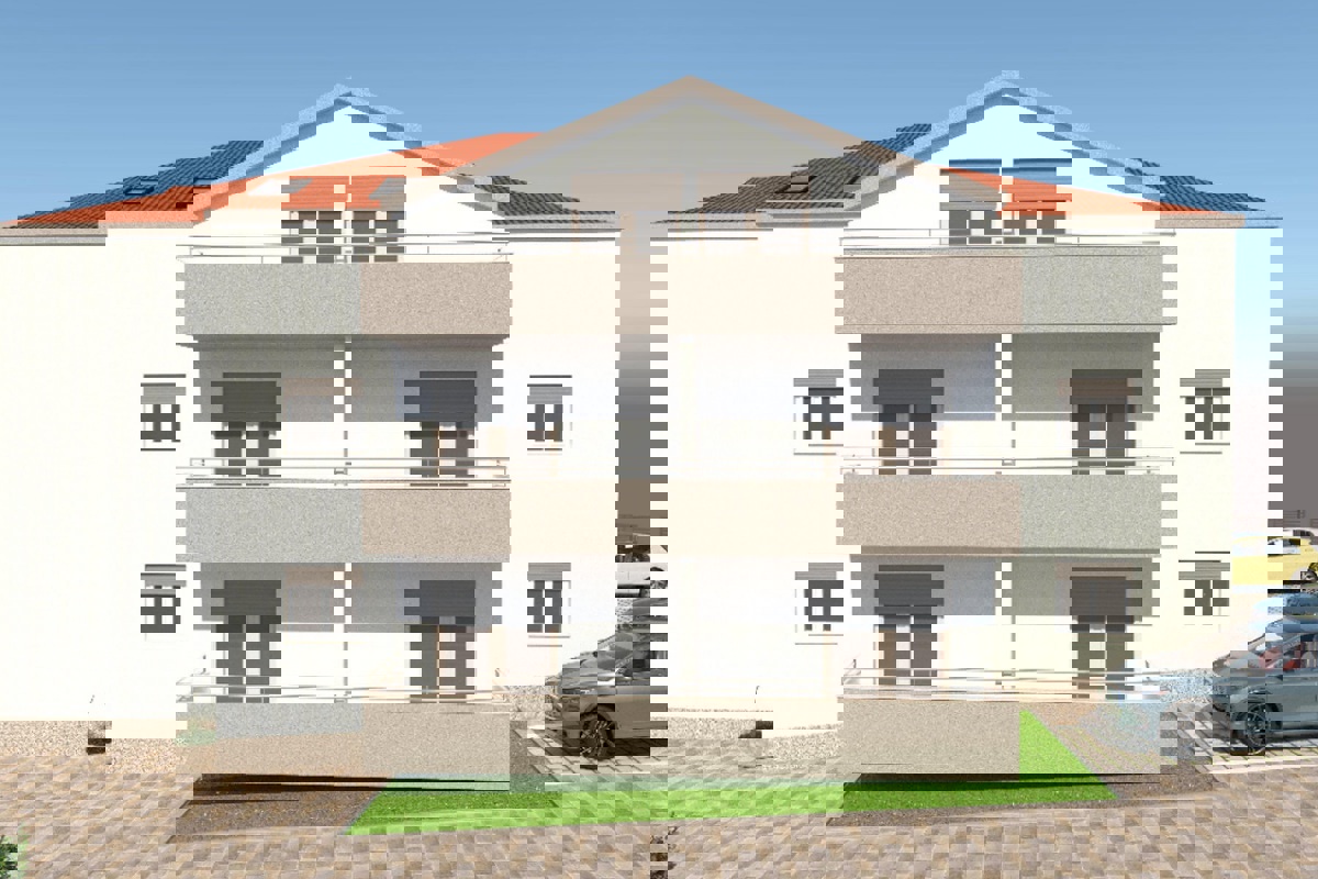 Moderno appartamento in un nuovo edificio con vista mare