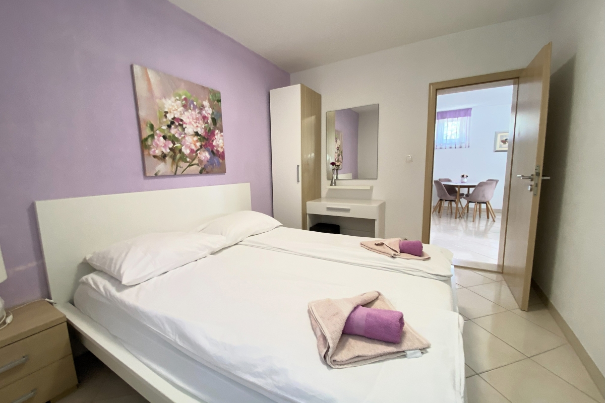 Villa con appartamenti in prima fila al mare