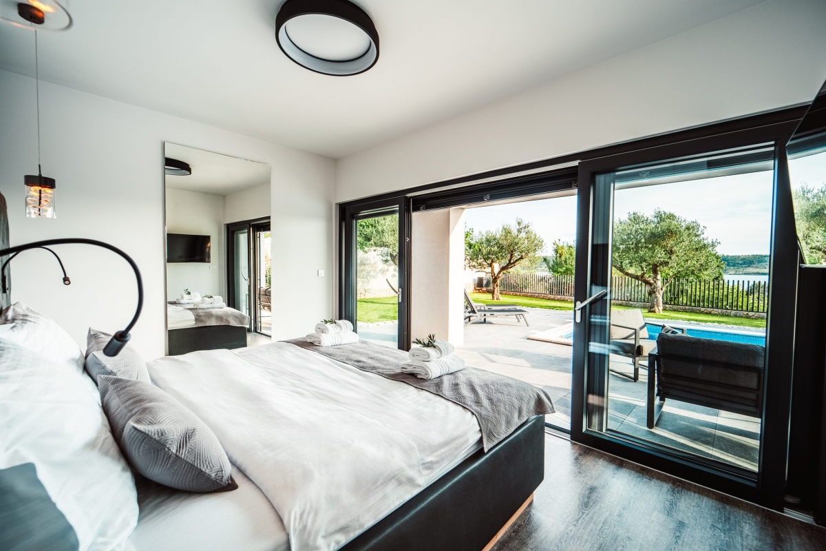 Villa unica con piscina e vista aperta