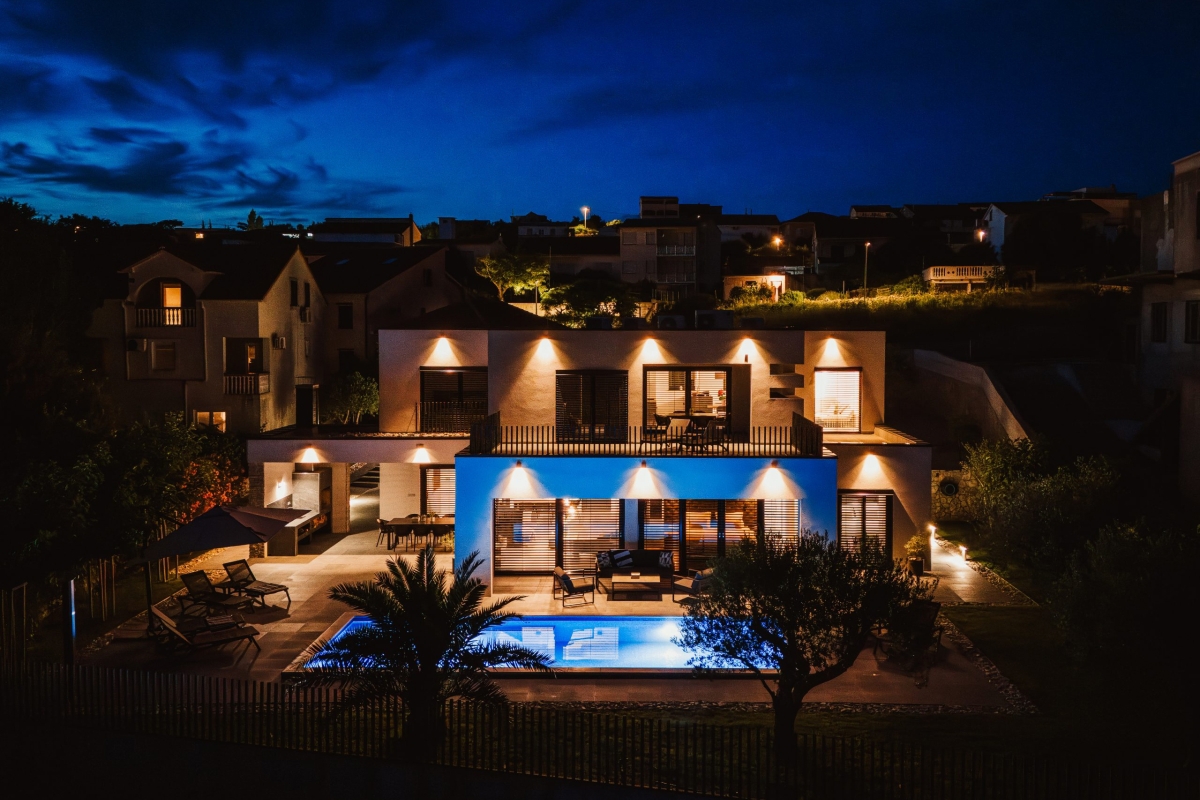 Villa unica con piscina e vista aperta