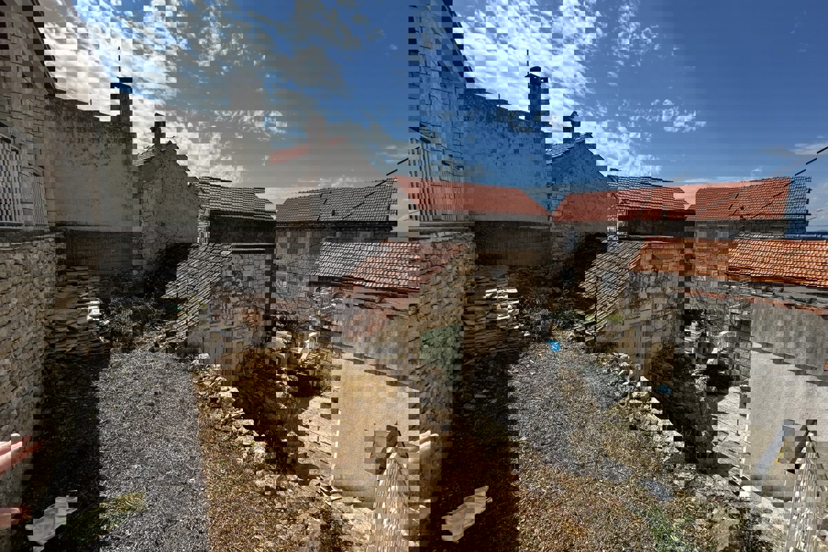 Casa in pietra in pieno centro