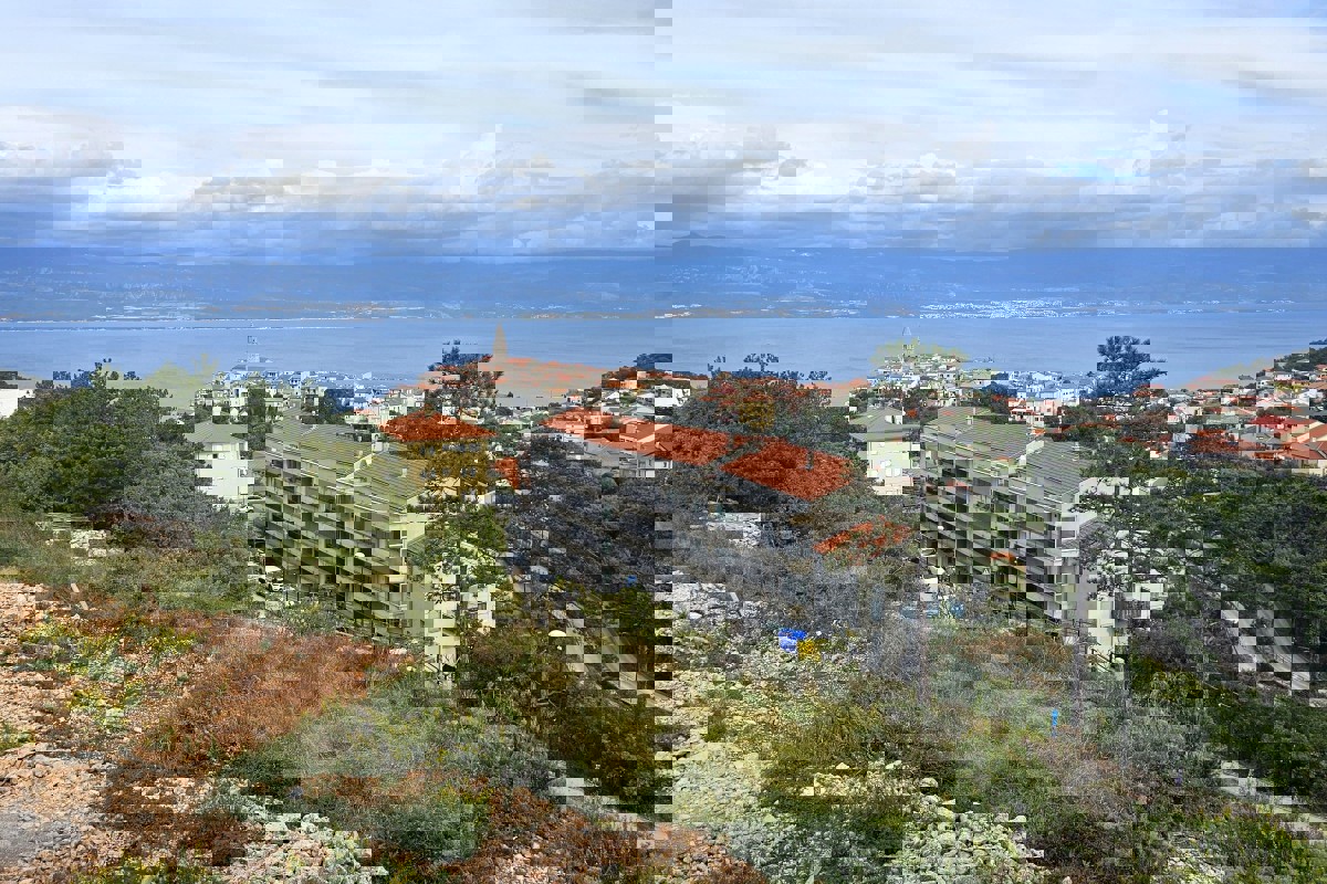 Appartamento con vista mare, piscina e monolocale aggiuntivo