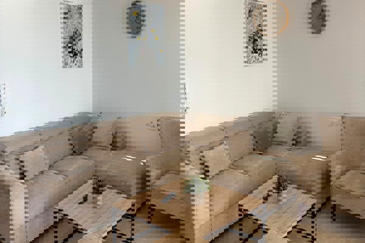 Appartamento prima fila al mare con piscina