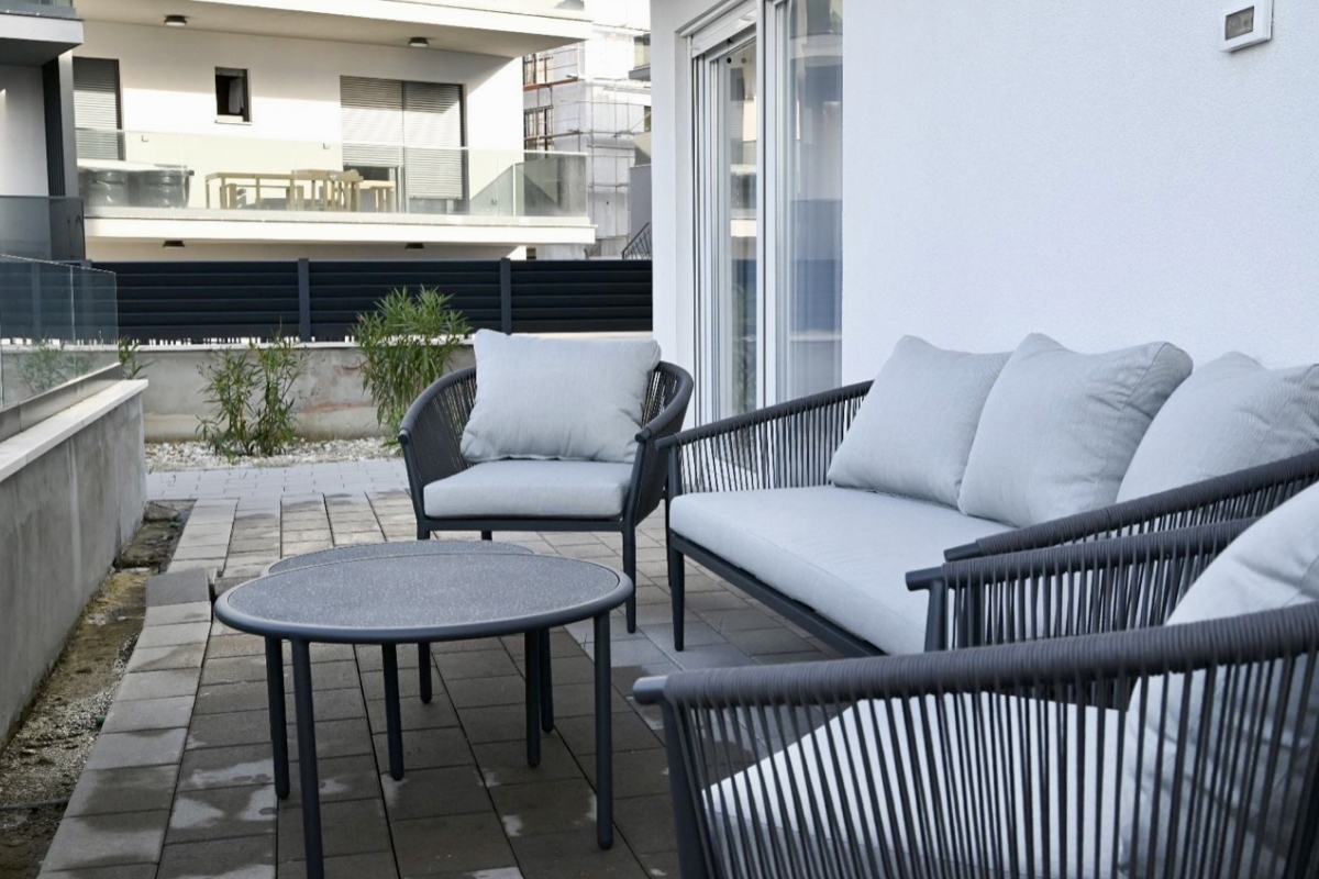 Appartamento arredato con due camere da letto in un nuovo edificio