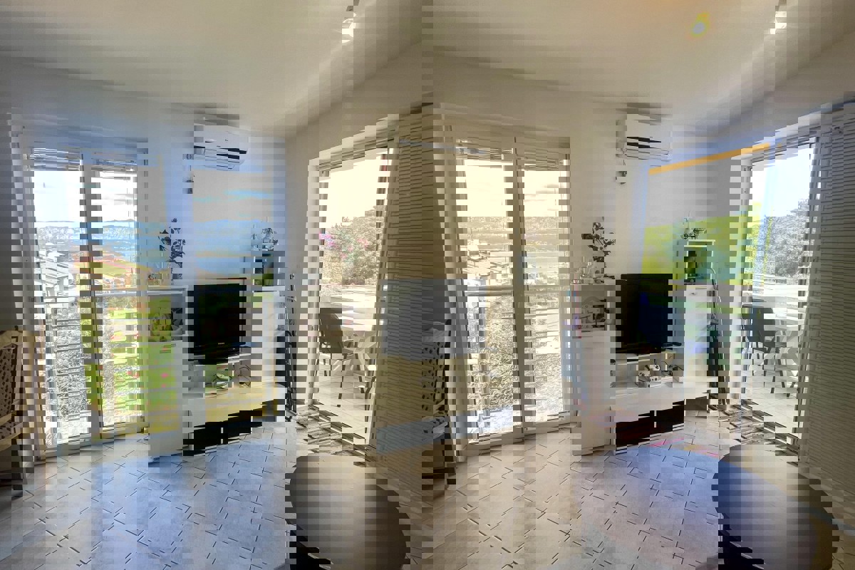 Confortevole appartamento con vista mare