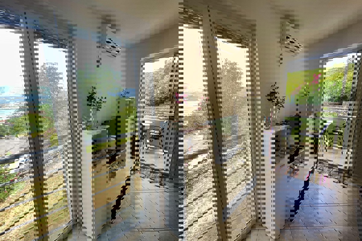 Confortevole appartamento con vista mare