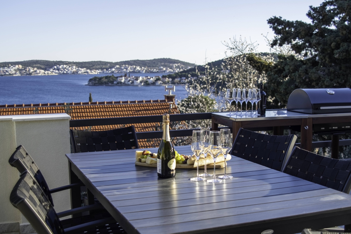 Appartamento con due camere da letto con vista mare