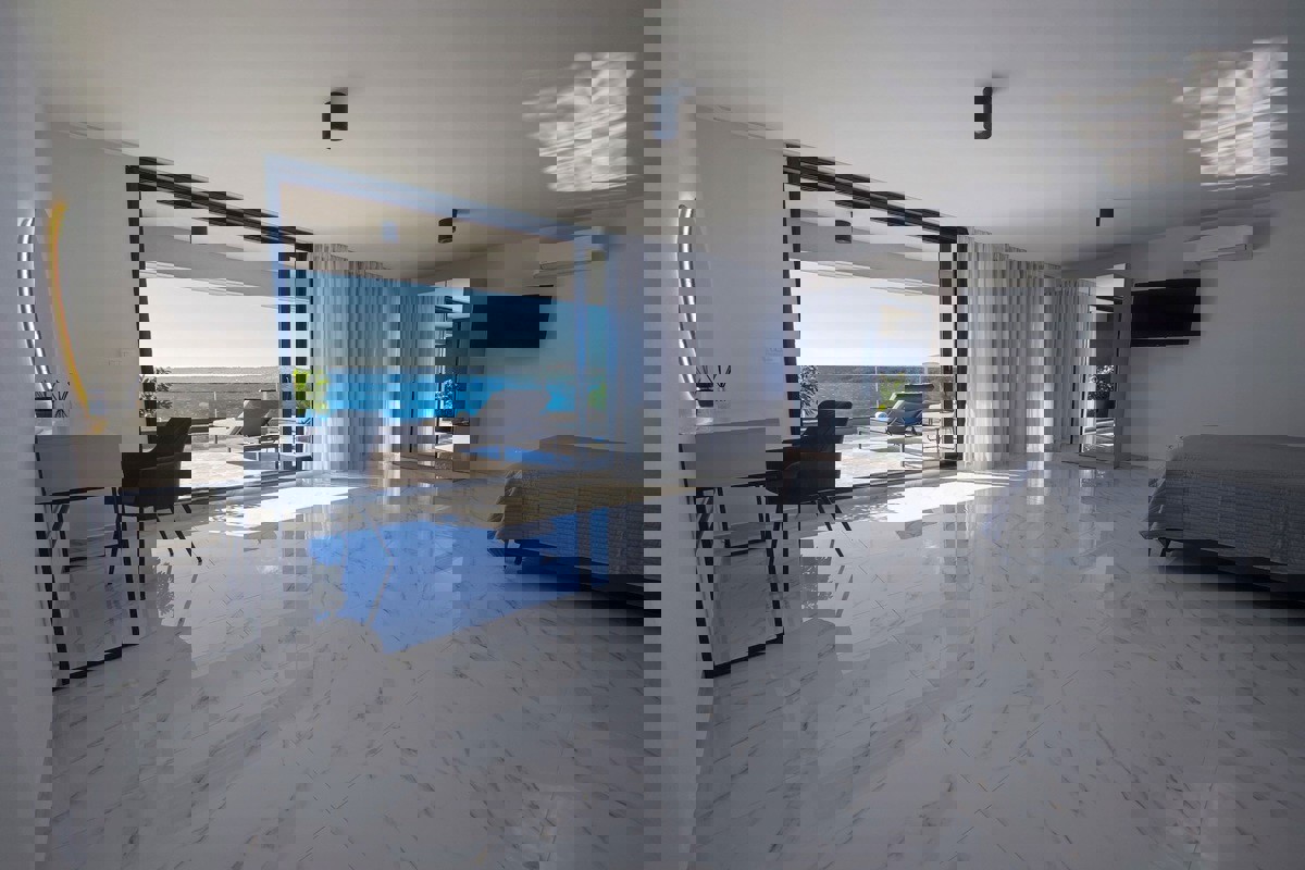 Villa in prima fila al mare