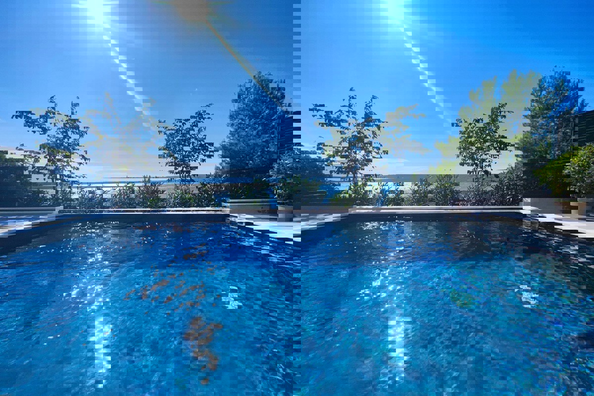 Villa in prima fila al mare