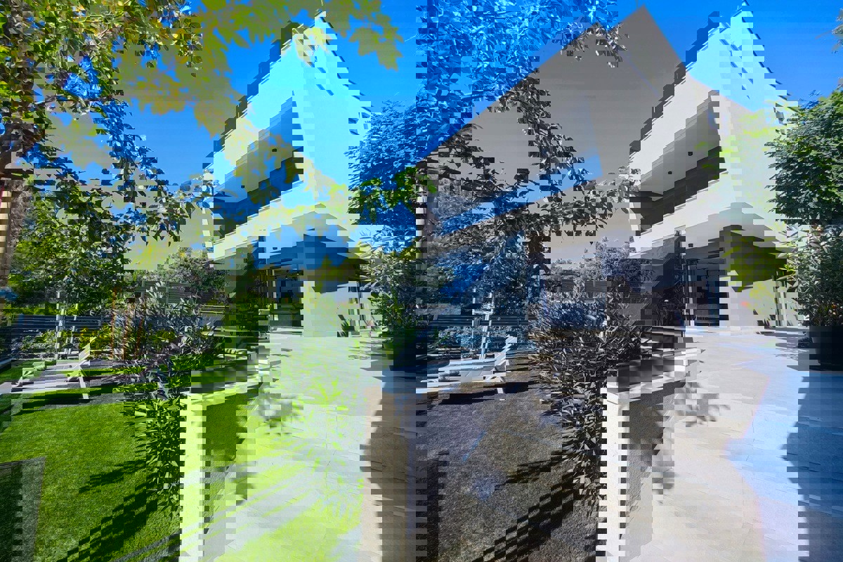 Villa in prima fila al mare